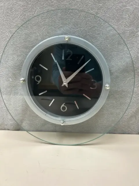 GLASS SILVER/BLACK CLOCK | Ready to Hang |