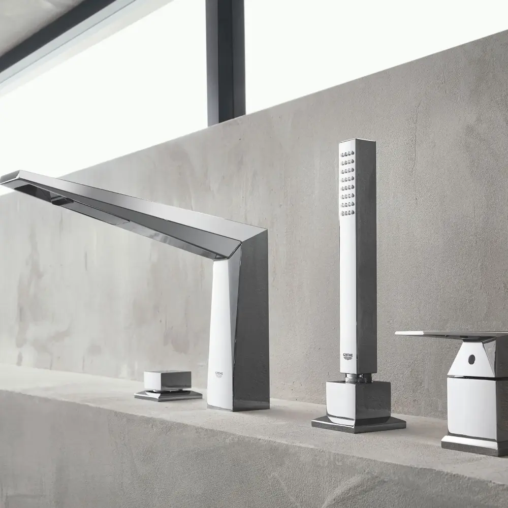 Natural Loofah Allure Brilliant Bath Faucet