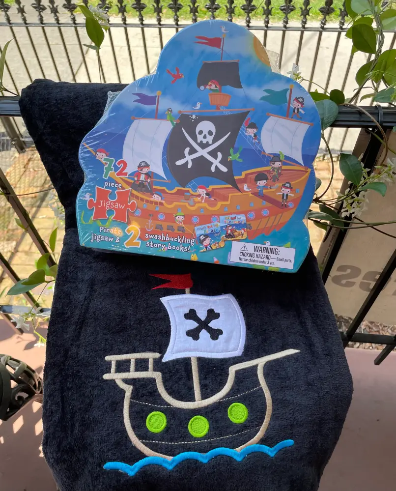Quick-Dry Microfiber EMBROIDERED BEACH TOWEL PIRATE SHIP