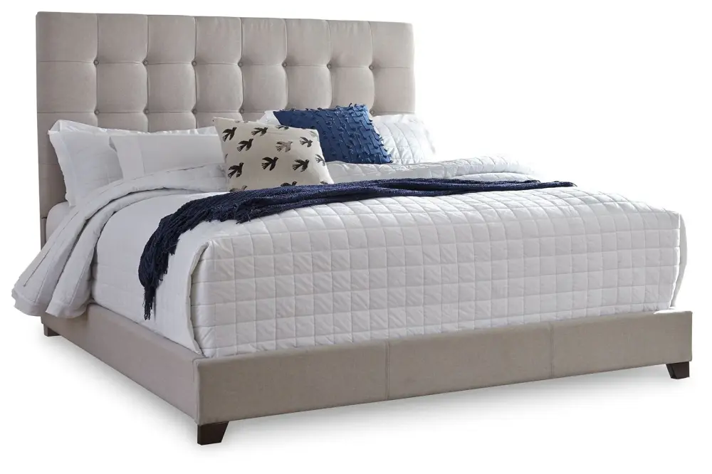 Wrinkle Resistant Dolante - Upholstered Bed