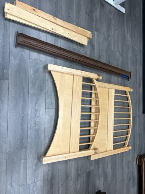 BLONDE HEAD/FOOT BOARD W/RAILS