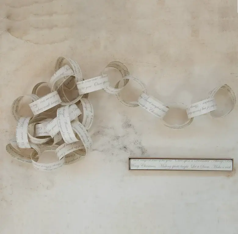 Battery Operated Paper Link Garland