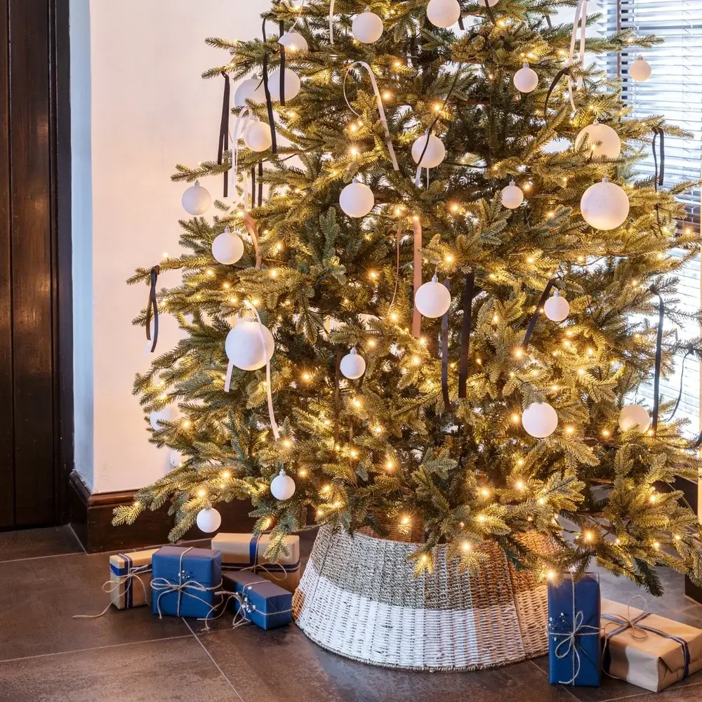 Collapsible Round Wicker Stripe Tree Skirt