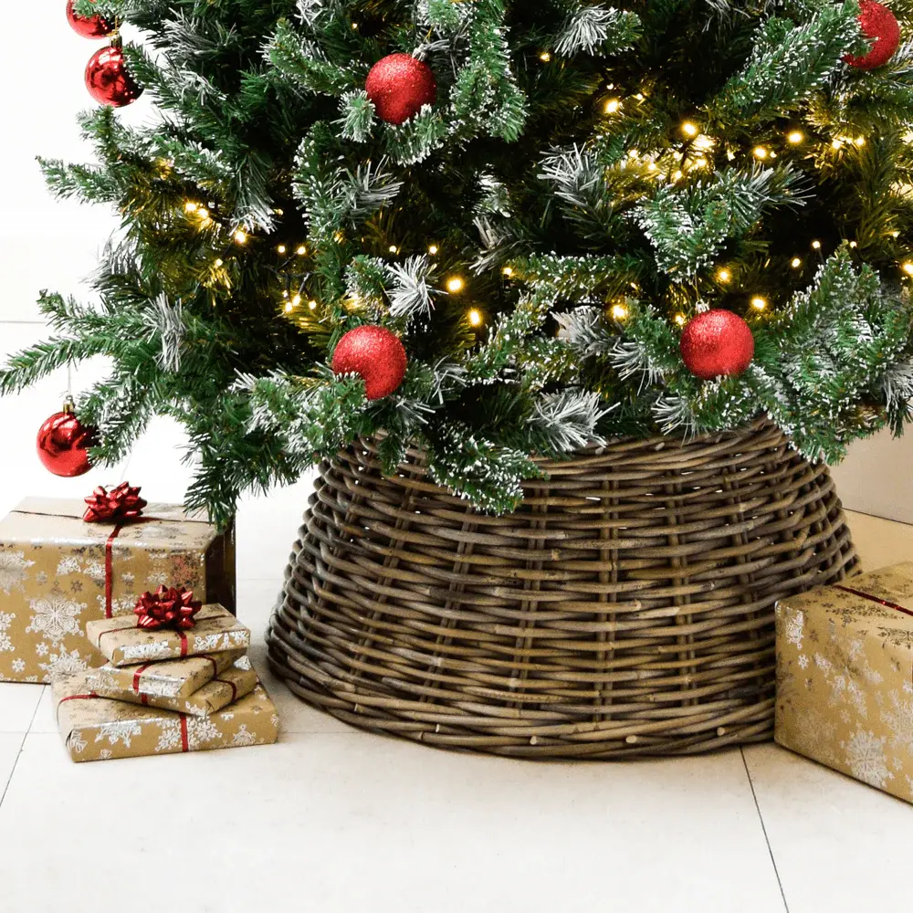 Faux Fur Trimmed Round Wicker Tree Skirt - Wholesome | Outlet