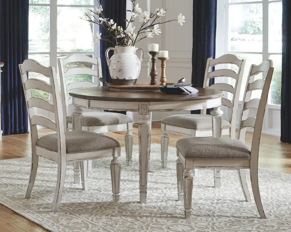 Realyn - Oval Dining Table Adjust