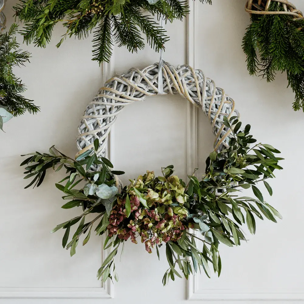 Outdoor Rated Rattan Wreath - Ivory