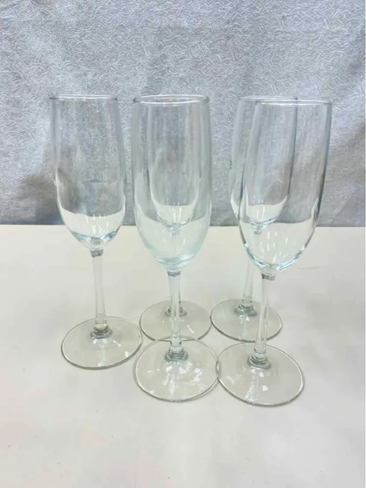 5 CLEAR CHAMPAGNE GLASSES