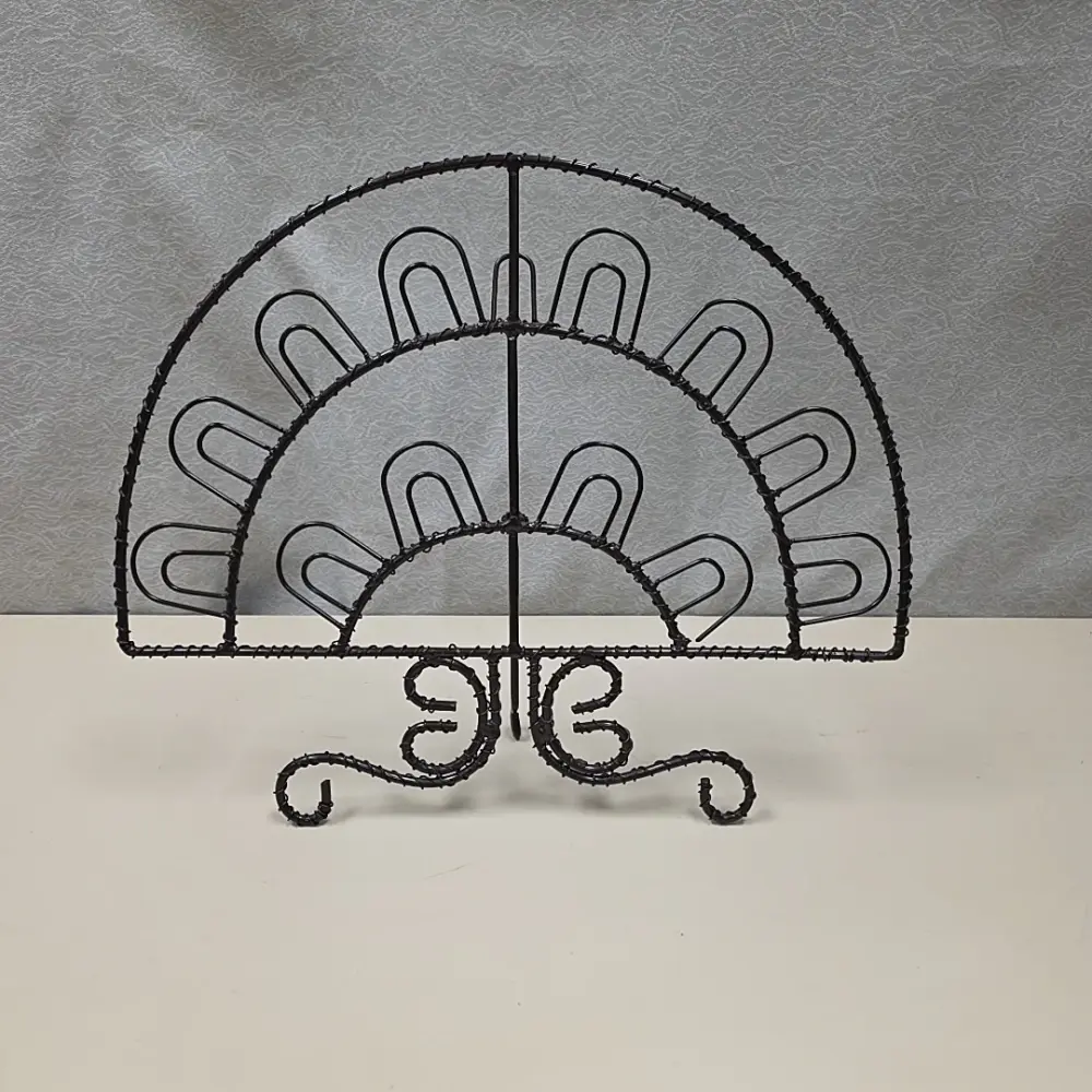 STANDING METALLIC FAN
