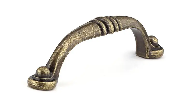Richelieu Beloeil Gatherion 3 3/4-inch (96 mm) Burnished Scarlet Brass, Traditional Curved Cabinet Pull, BP2373896BB