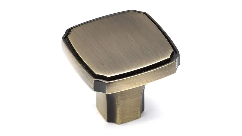 Richelieu Bright Lorraine Gatherion 1 3/8-inch (35 mm) Antique English Transitional Square Cabinet Knob, BP77035AE