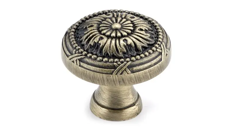 Richelieu Châteauguay Gatherion 1 1/4-inch (32 mm) Antique English, Traditional Round Cabinet Knob, 29 mm Projection, BP8...