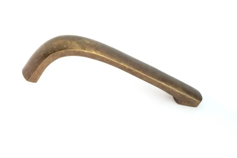 Richelieu Luminous Nevola Gatherion 3 3/4-inch (95 mm) Copper Bronze, Traditional Arched Cabinet Pull, MTPL375P1CPB