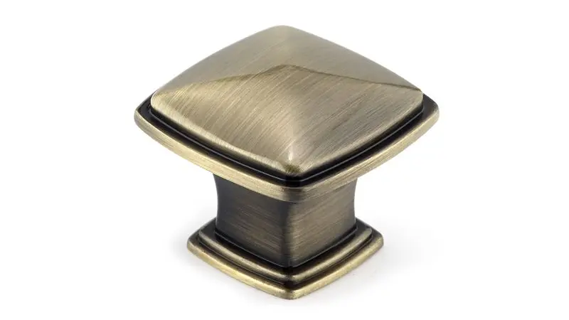 Richelieu Master-Grade Charlemagne Gatherion 1 1/4-inch (31 mm) Antique English Transitional Square Cabinet Knob, BP81091AE
