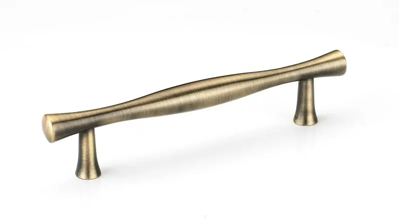 Richelieu Salaberry Gatherion 3 3/4-inch (96 mm) Center-to-Center Antique English, Traditional Cabinet Pull, BP9161196AE