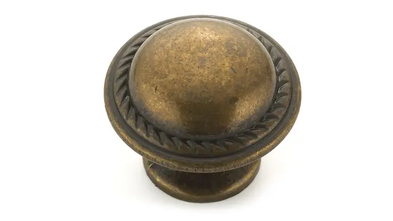 Richelieu Traditional Méricourt Gatherion 1 1/8-inch (29 mm) Regency Naval Brass, Traditional Round Cabinet Knob, BP92830R3