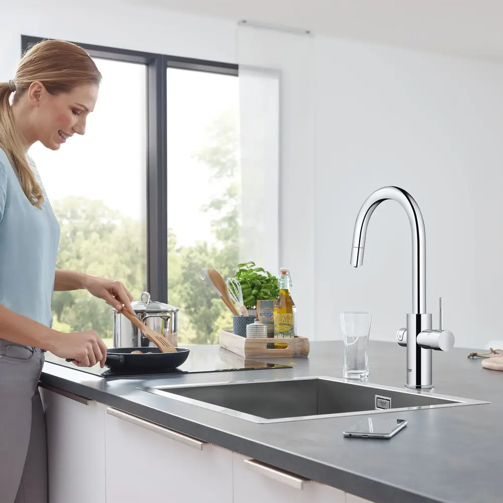 GROHE Blue MC Chilled+Sparkling 2.0 Kitchen Faucet Pull-Out Spray