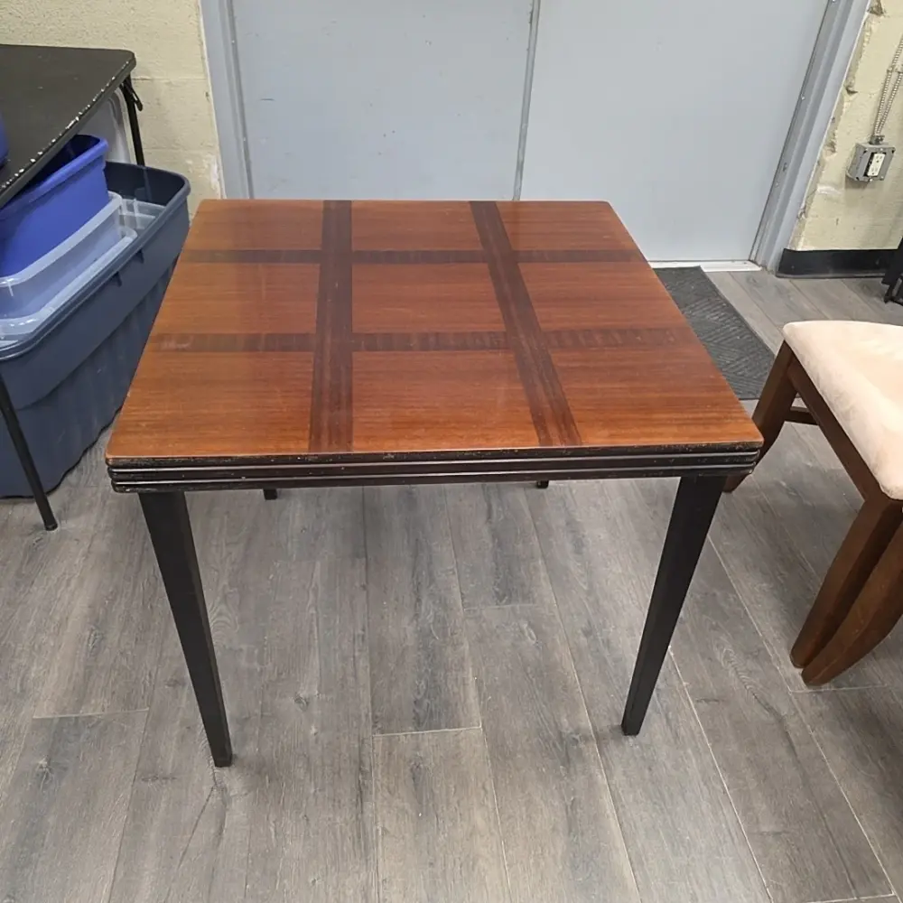 SQUARE FOLDING TABLE