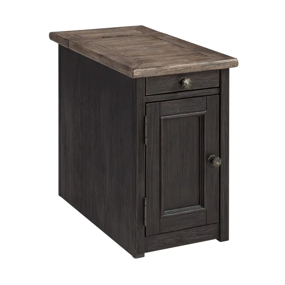 Diamond Modern Furniture Exclusive Design Tyler Creek End Table T736-7