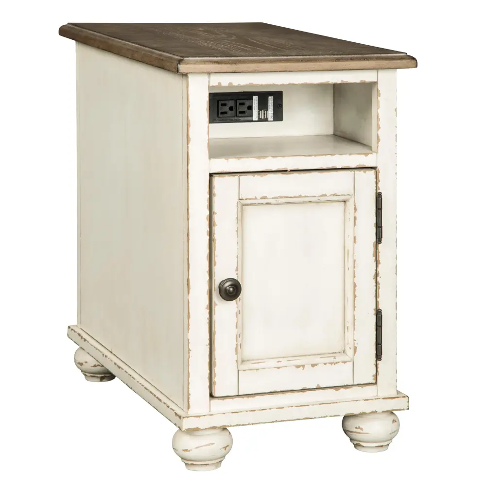 Diamond Modern Furniture Privileged Design Realyn End Table T523-7