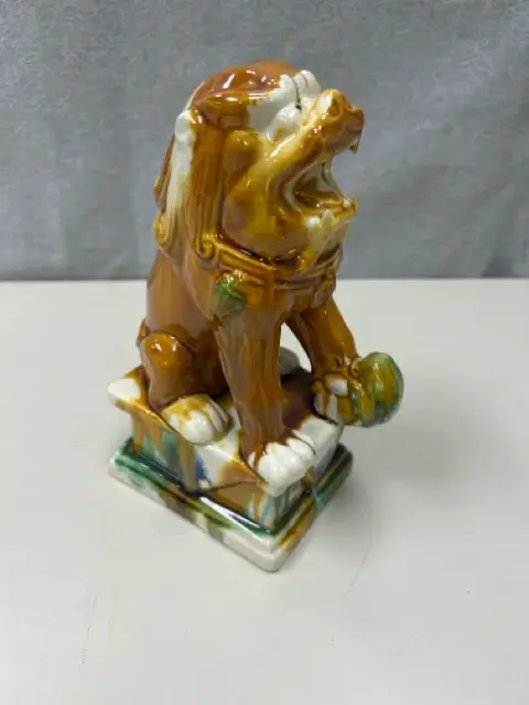 FOO DOG STATUE