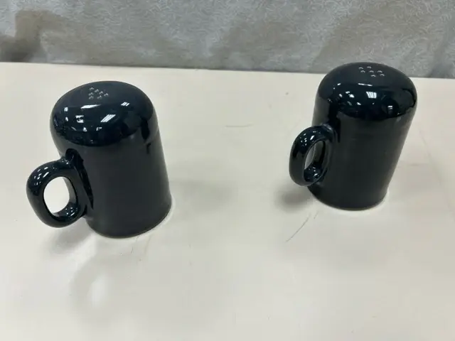 BLACK S/P SHAKERS