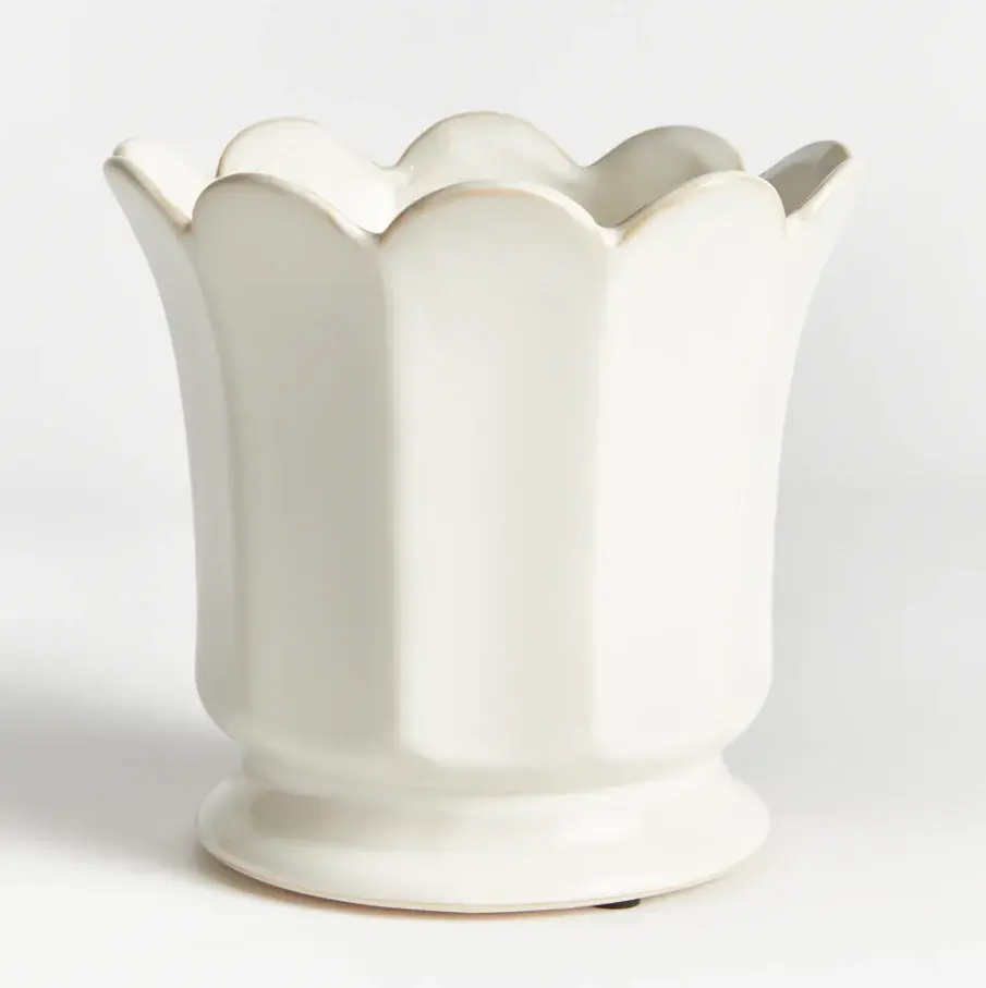 Maline Footed Pot